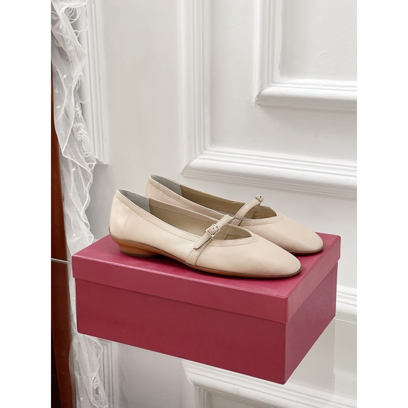 Ferragamo flat shoes